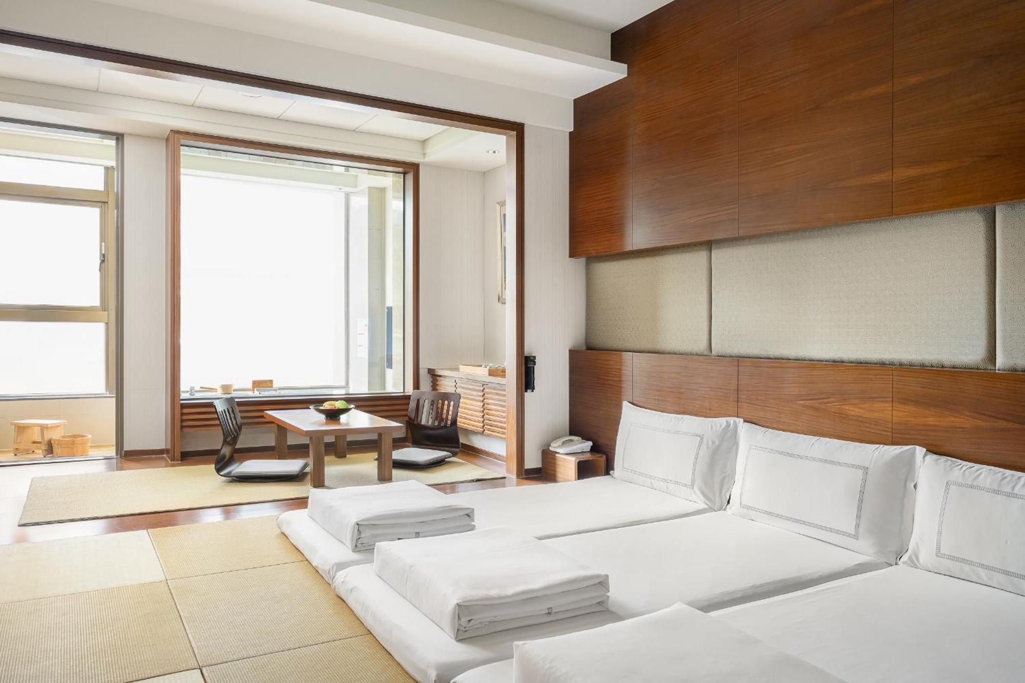 Evergreen Resort Hotel - Jiaosi Jiaoxi Luaran gambar A room at the hotel