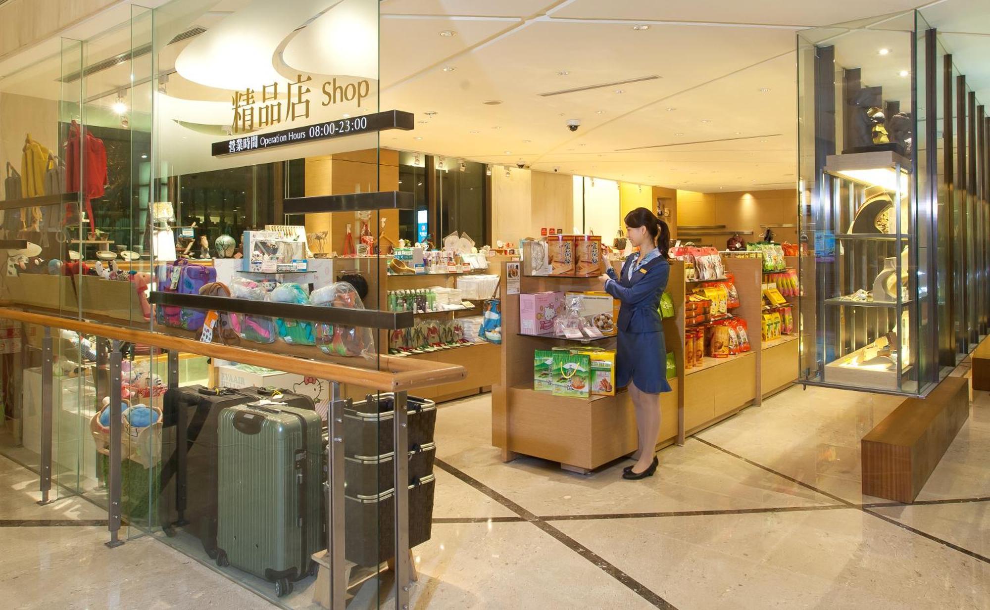 Evergreen Resort Hotel - Jiaosi Jiaoxi Luaran gambar A shop at Hong Kong International Airport