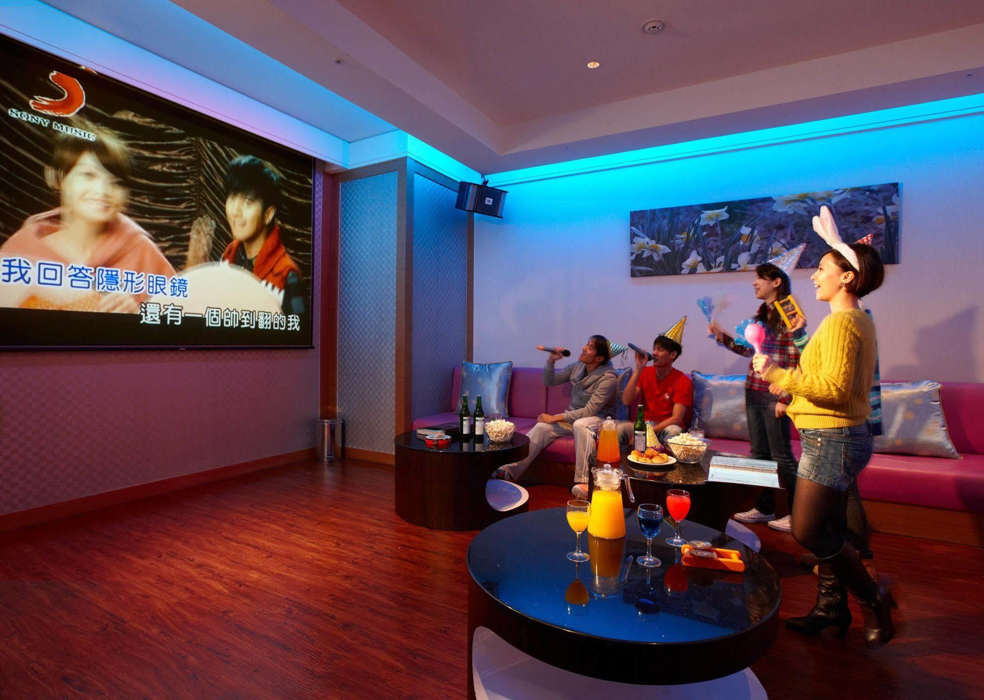 Evergreen Resort Hotel - Jiaosi Jiaoxi Luaran gambar Karaoke in Seoul, South Korea