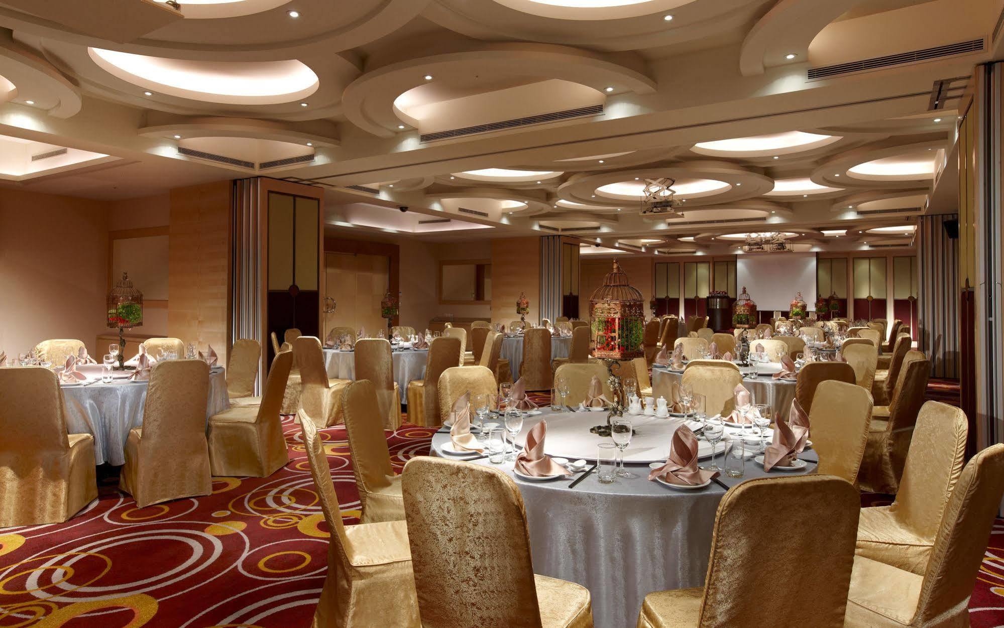 Evergreen Resort Hotel - Jiaosi Jiaoxi Luaran gambar The ballroom